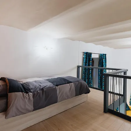 Modern Loft In Apartment *